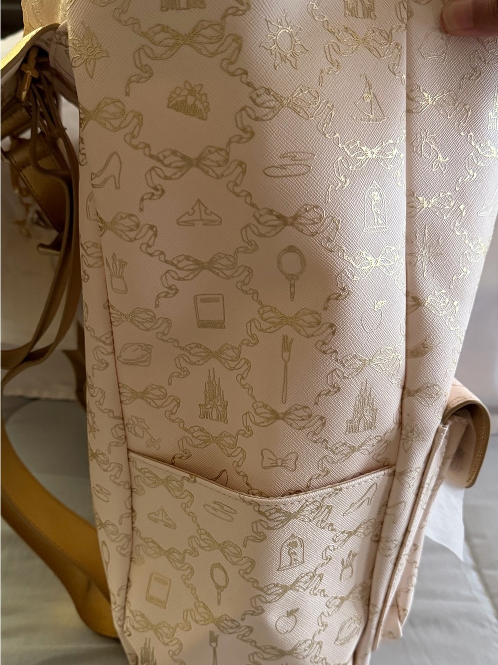Bath & Body Works Disney Princess 3 Charms Gold Bow Backpack NWT - Picture 8 of 9